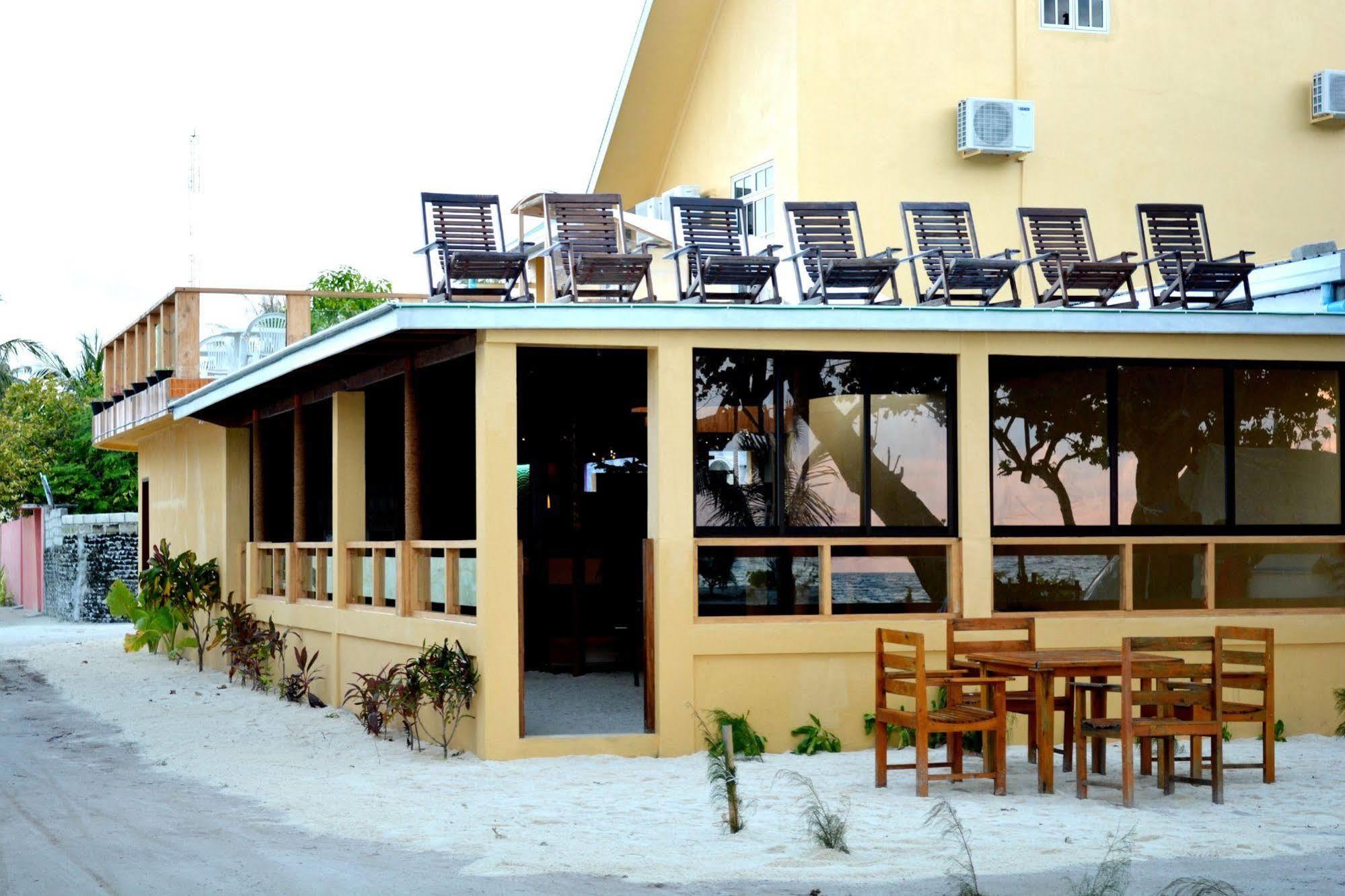 Hotel Lily Rest Maldives Maafushi Esterno foto