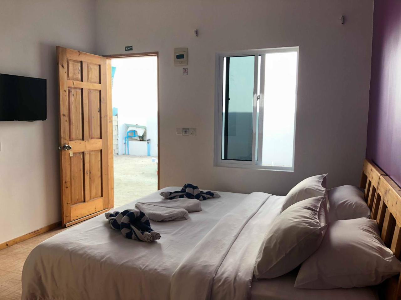Hotel Lily Rest Maldives Maafushi Esterno foto